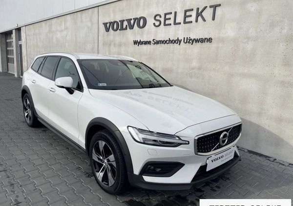 Volvo V60 Cross Country cena 170000 przebieg: 42882, rok produkcji 2021 z Poznań małe 379